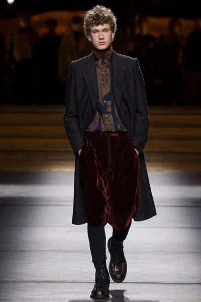 Look 34
